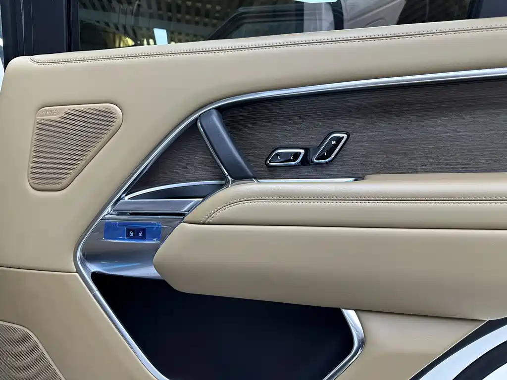 Land Rover Range Rover 2023 — фото 16