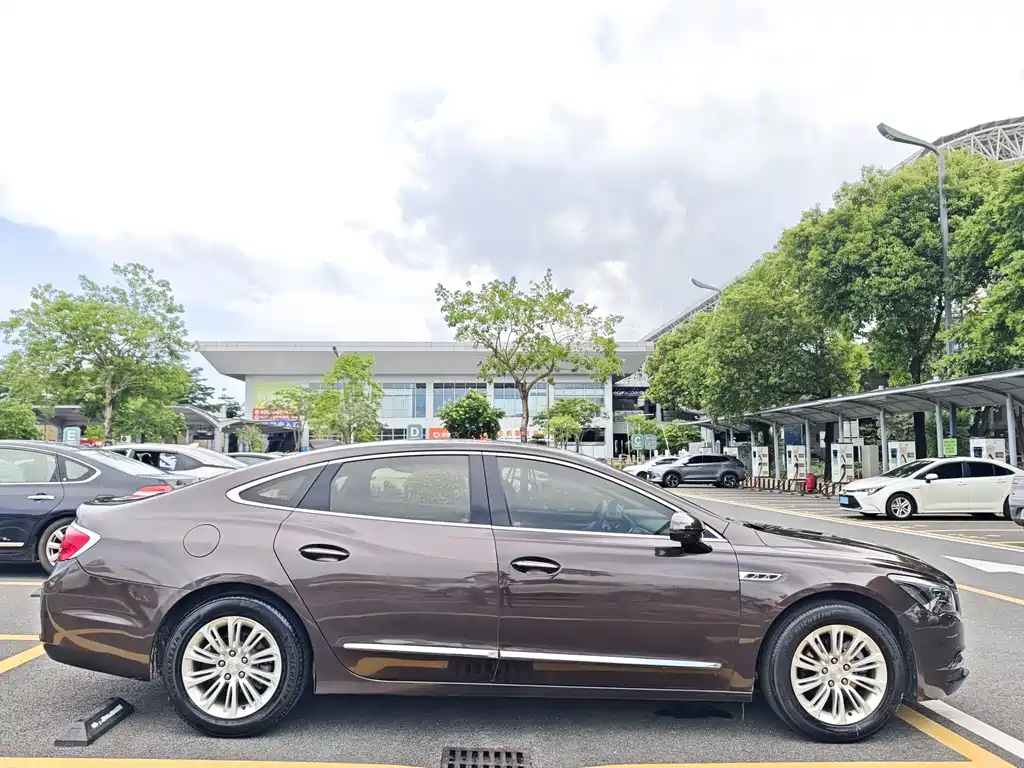 Buick LaCrosse 2018 — фото 21