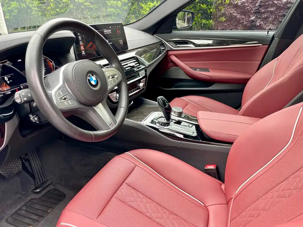 BMW 5 Series 2023 — фото 16