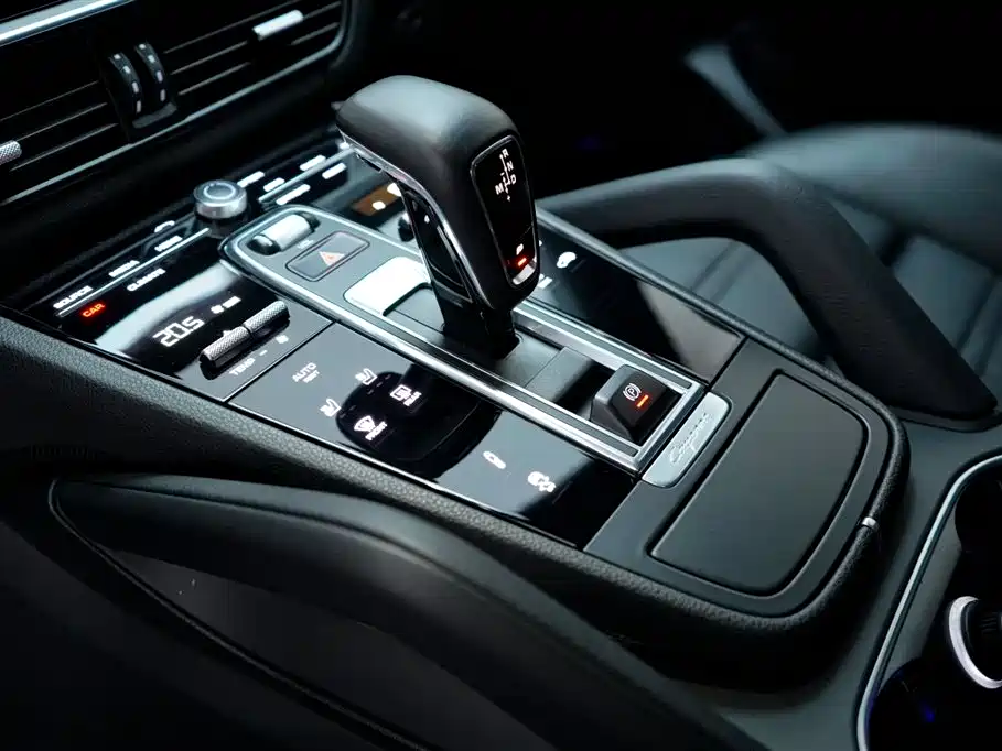 Porsche Cayenne 2021 — фото 13