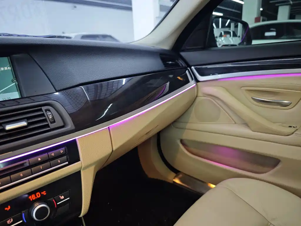BMW 5 Series 2012 — фото 15