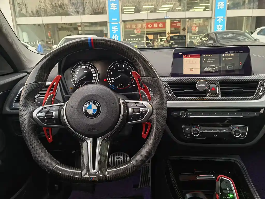 BMW 1 Series 2019 — фото 11