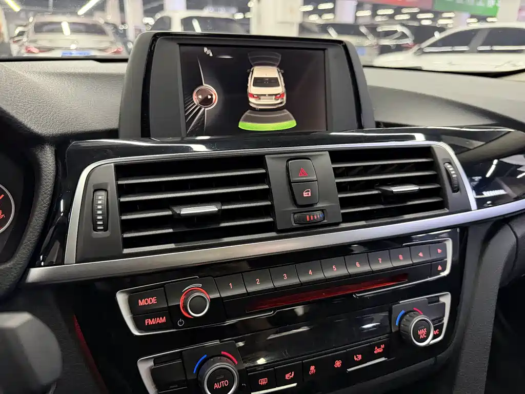BMW 3 Series 2017 — фото 15