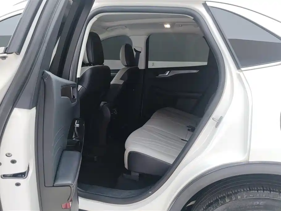 Ford Escape 2023 — фото 11