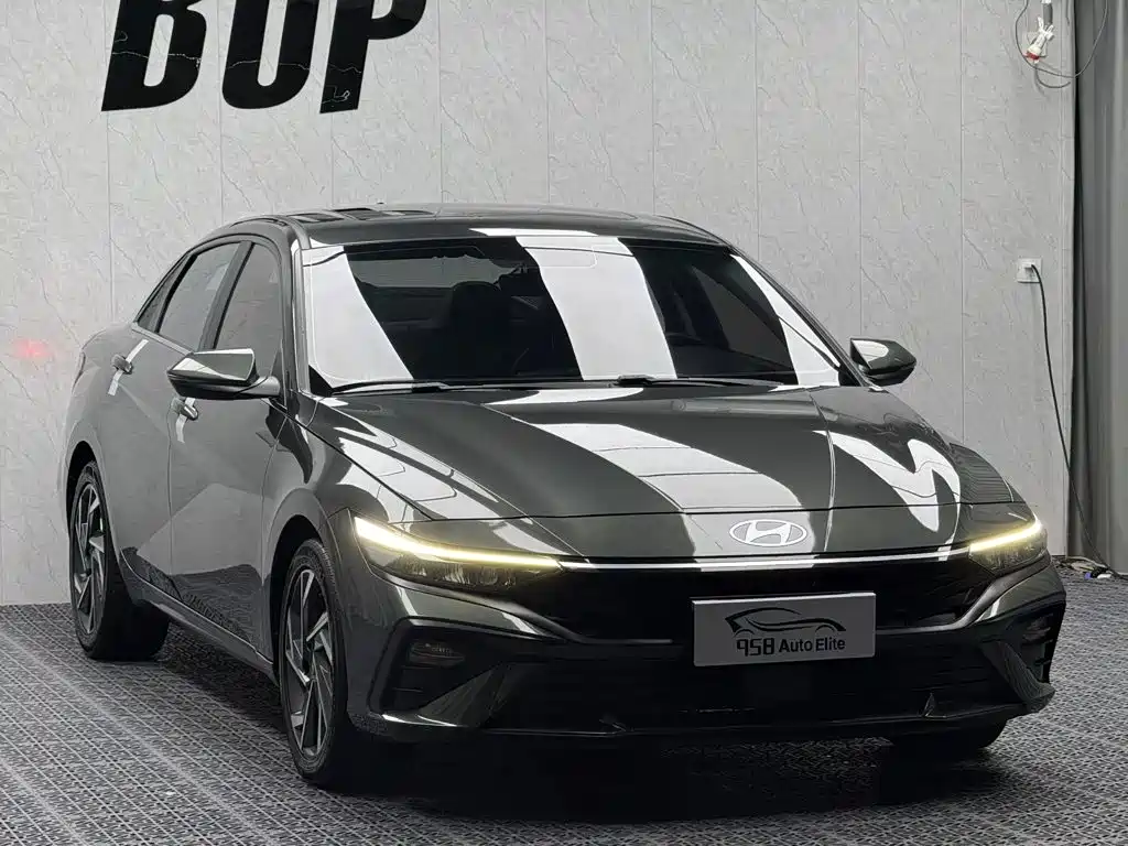 Hyundai Elantra 2023