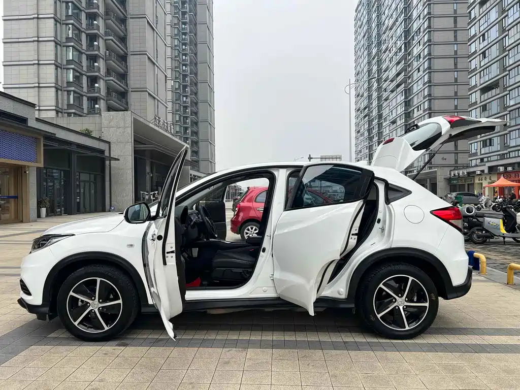 Honda Vezel 2022 — фото 14