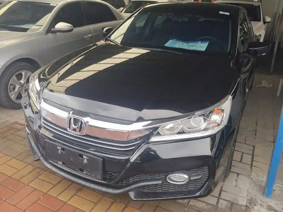 Honda Accord 2017 — фото 1