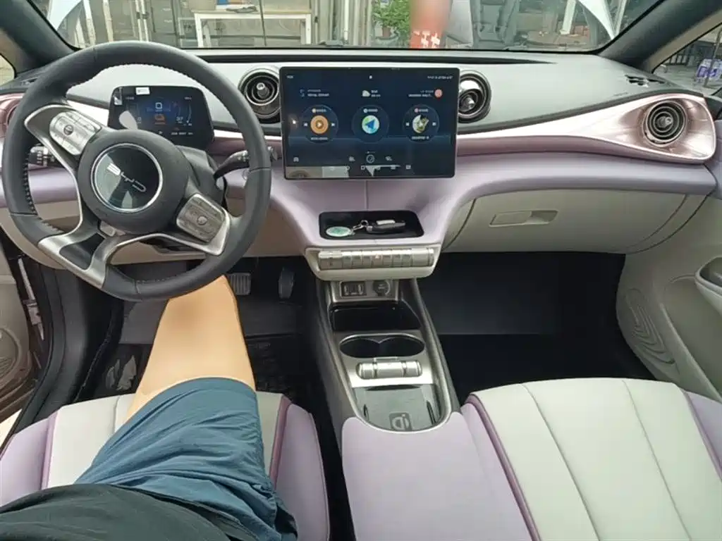 BYD Dolphin 2022 — фото 10