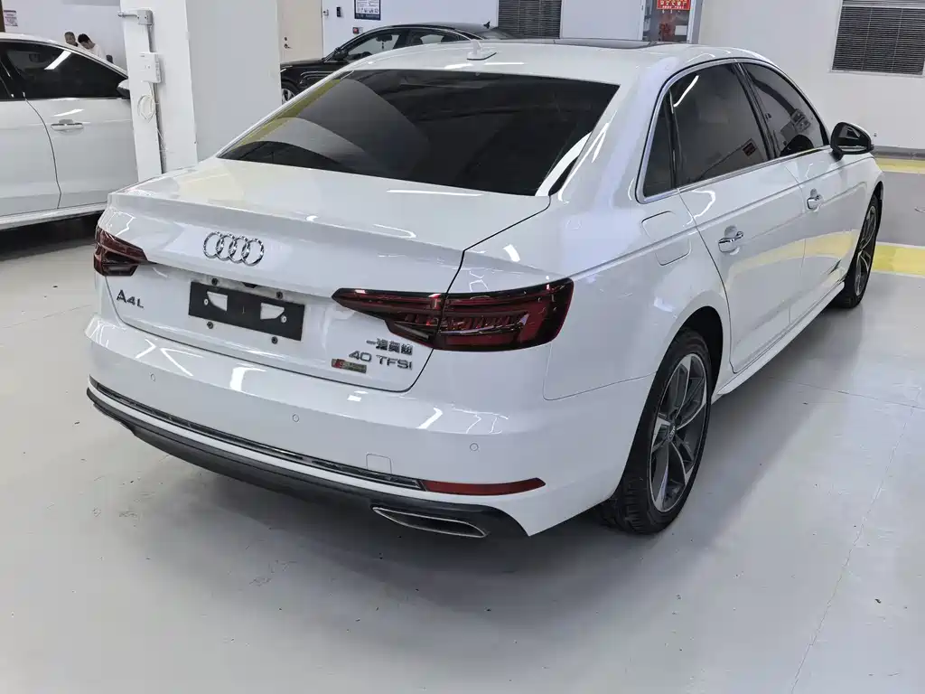 Audi A4L 2019 — фото 13