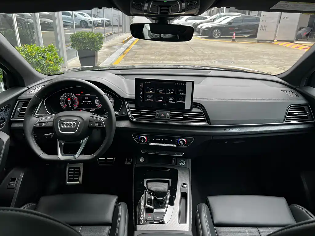Audi Q5L 2025 — фото 10
