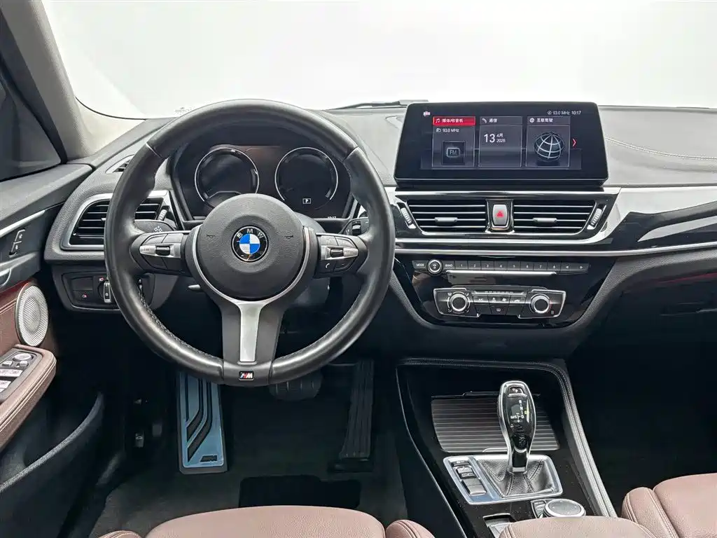 BMW 1 Series 2022 — фото 19