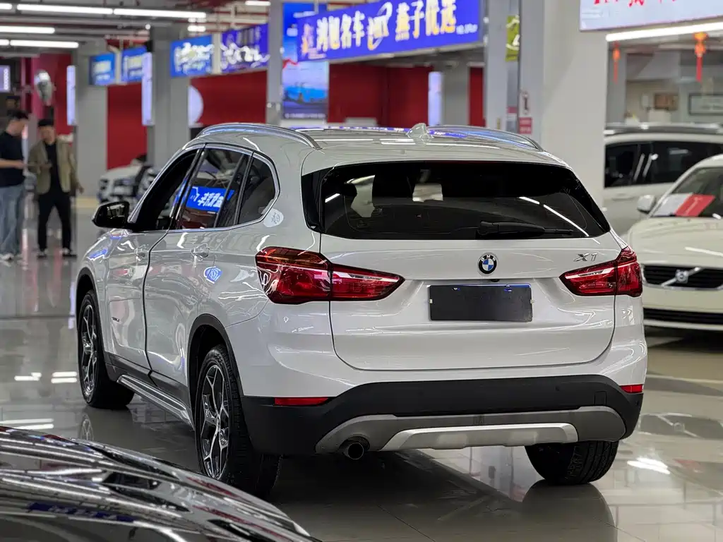 BMW X1 2018 — фото 12