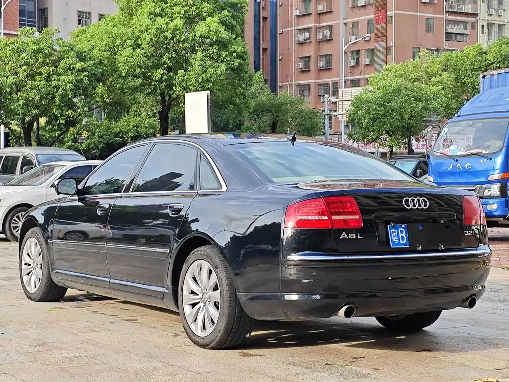 Audi A8 2008 — фото 6