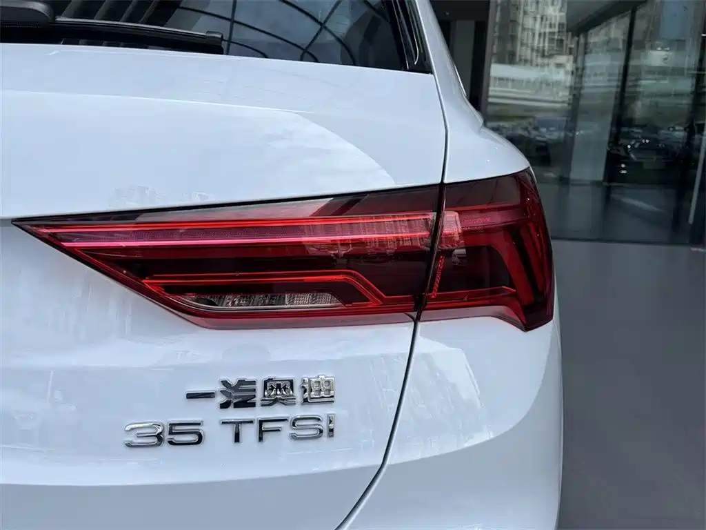 Audi Q3 2024 — фото 10