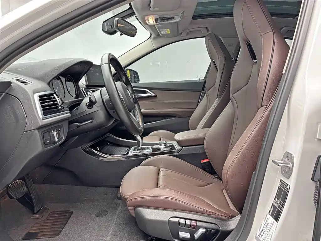 BMW 1 Series 2022 — фото 14
