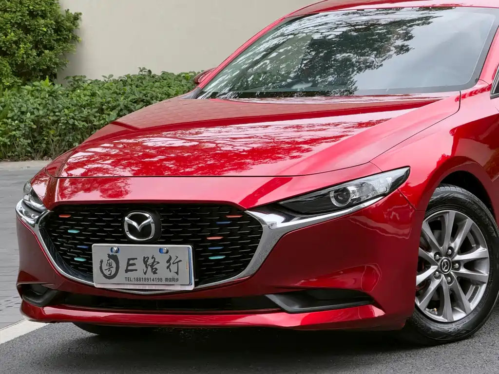Mazda 3 Axela 2019 — фото 17