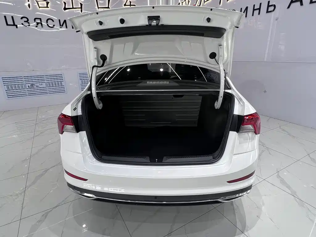 Skoda Rapid 2022 — фото 15