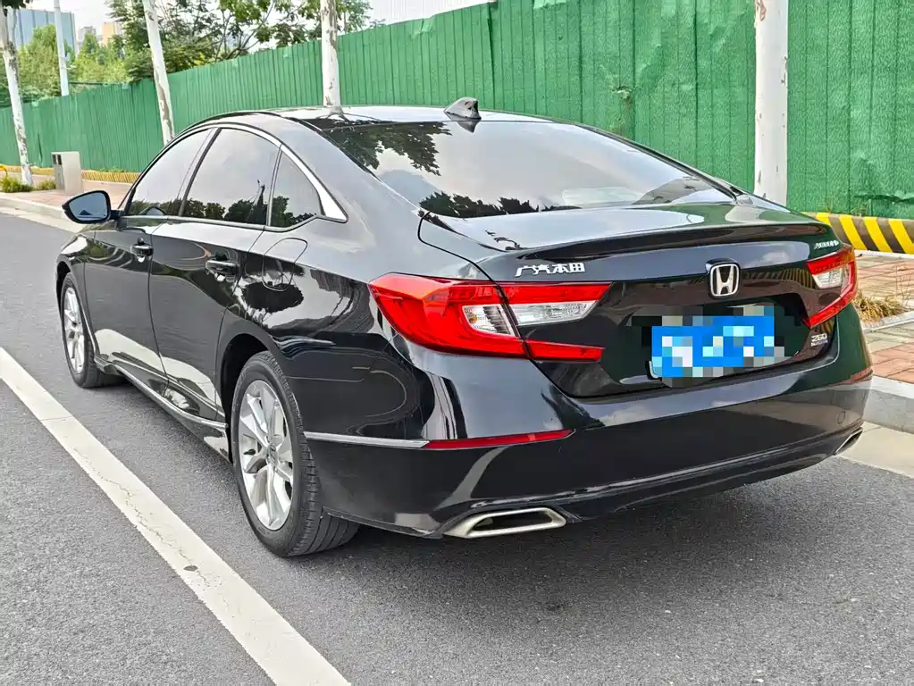 Honda Accord 2019 — фото 10