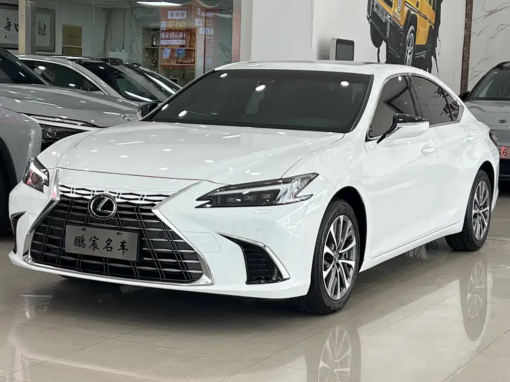 Lexus ES 2026 — фото 1