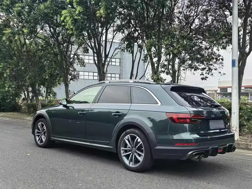 Audi A4 2018 — фото 18