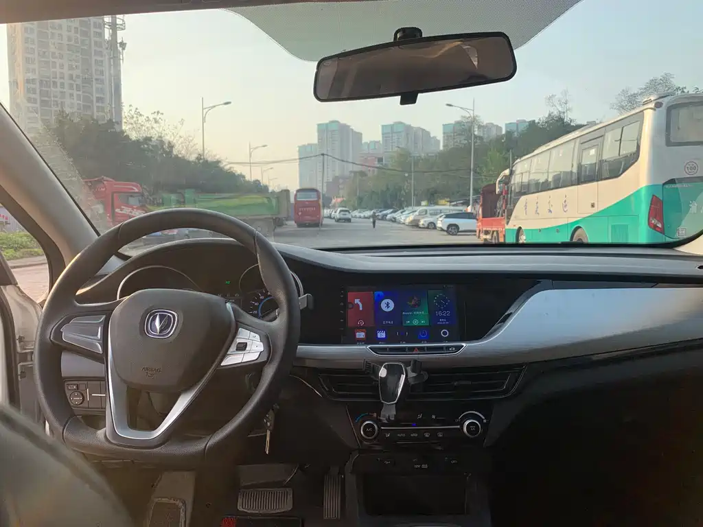 Changan Eado New Energy 2021 — фото 4