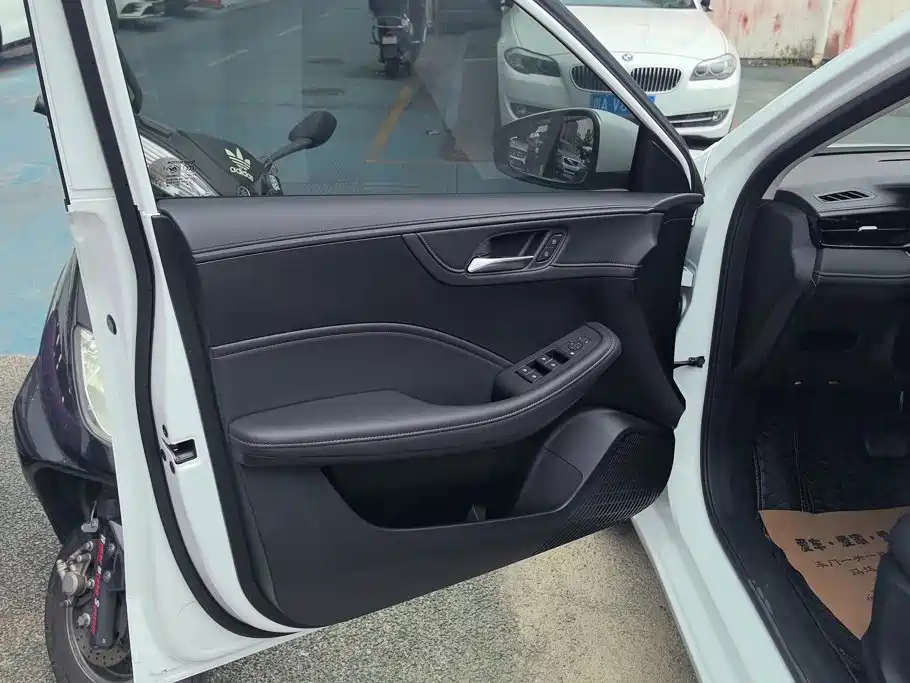 Roewe i5 2025