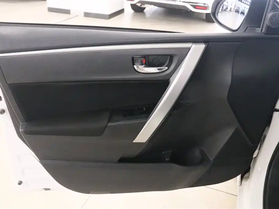 Toyota Corolla 2016 — фото 10