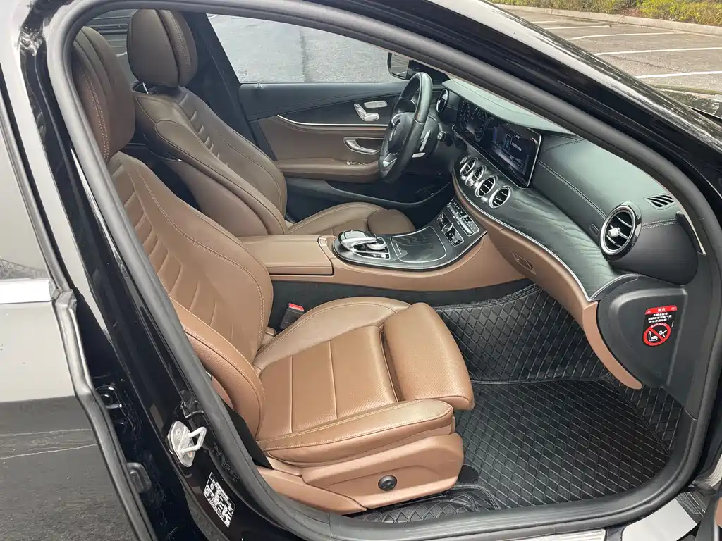 Mercedes-Benz E-Class 2018 — фото 11