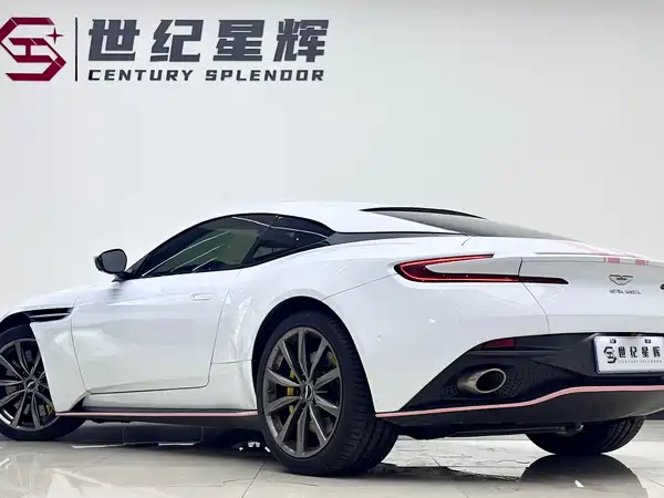 Aston Martin DB11 2020