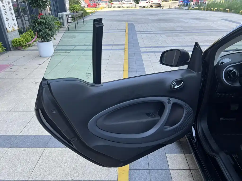 smart Fortwo 2017 — фото 13