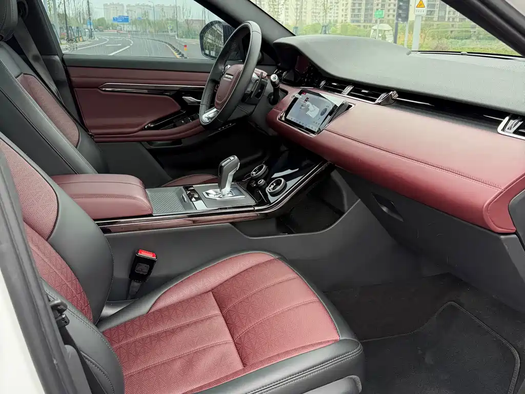 Land Rover Evoque 2021 — фото 4