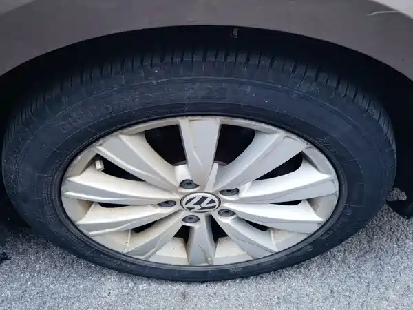 Volkswagen Sagitar 2016