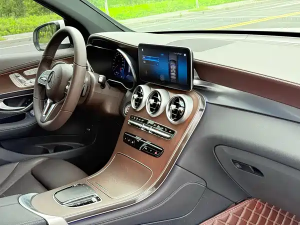 Mercedes-Benz GLC 2021