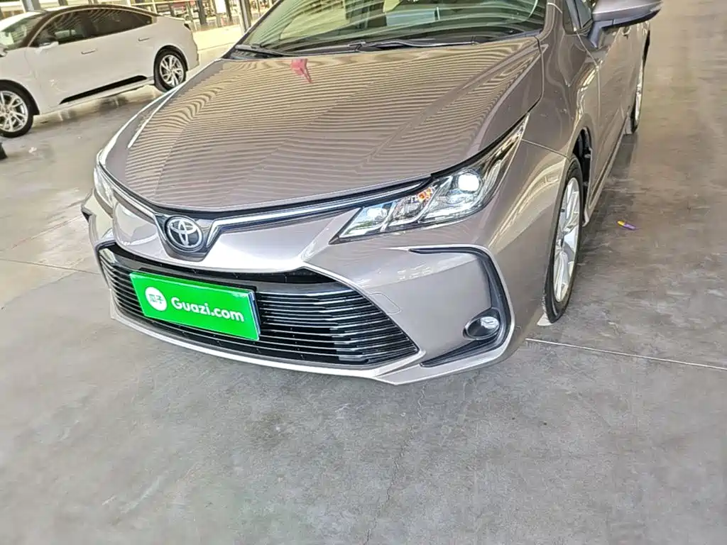 Toyota Corolla 2023 — фото 24