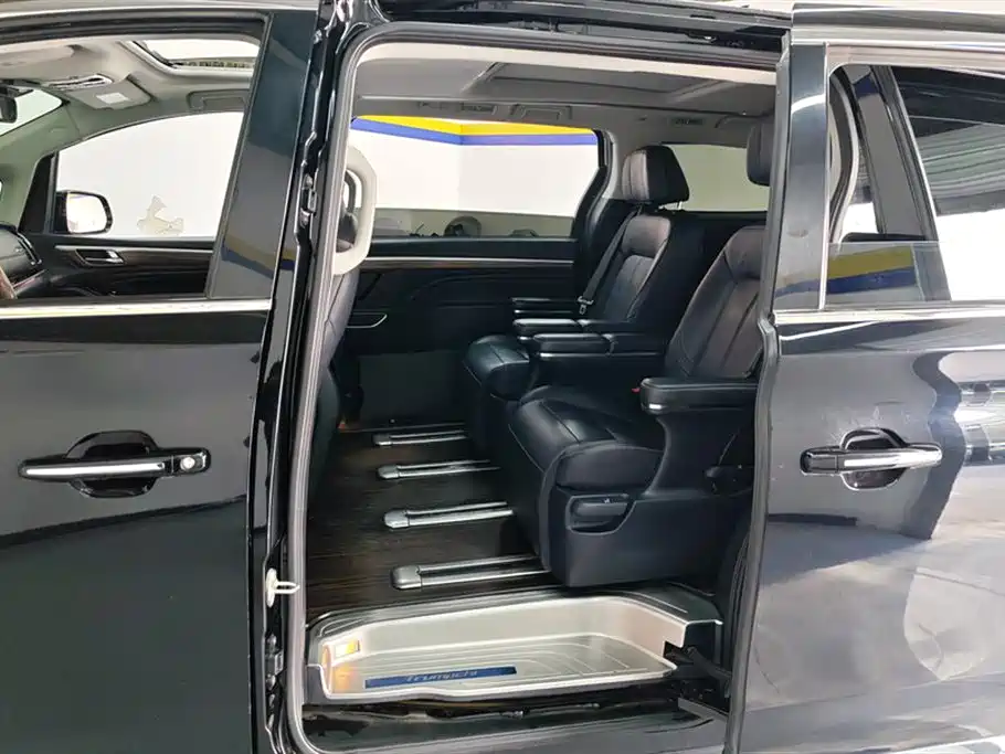 GAC Motor Trumpchi M8 2021 — фото 11