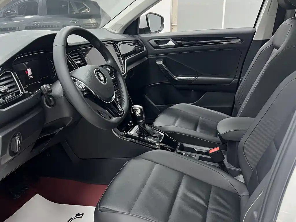 Volkswagen T-Roc 2023