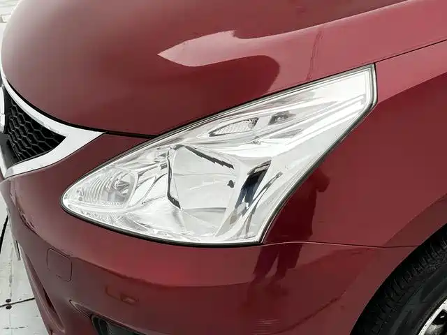Nissan Tiida 2015 — фото 21