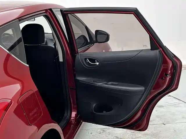 Nissan Tiida 2015 — фото 25