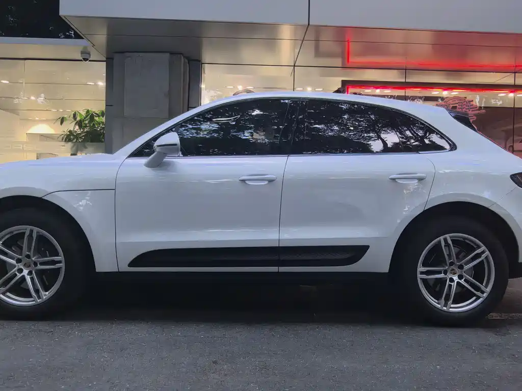 Porsche Macan 2023 — фото 3