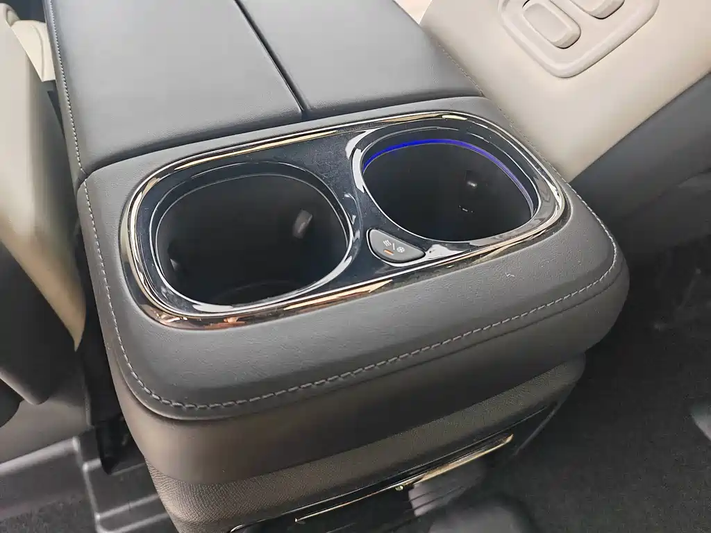 GAC Motor Trumpchi M8 2023 — фото 15