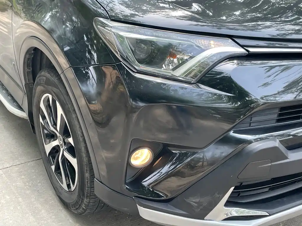 Toyota RAV4 2017 — фото 5
