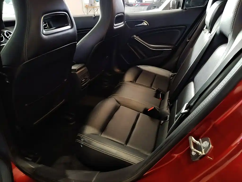 Mercedes-Benz GLA 2018 — фото 17