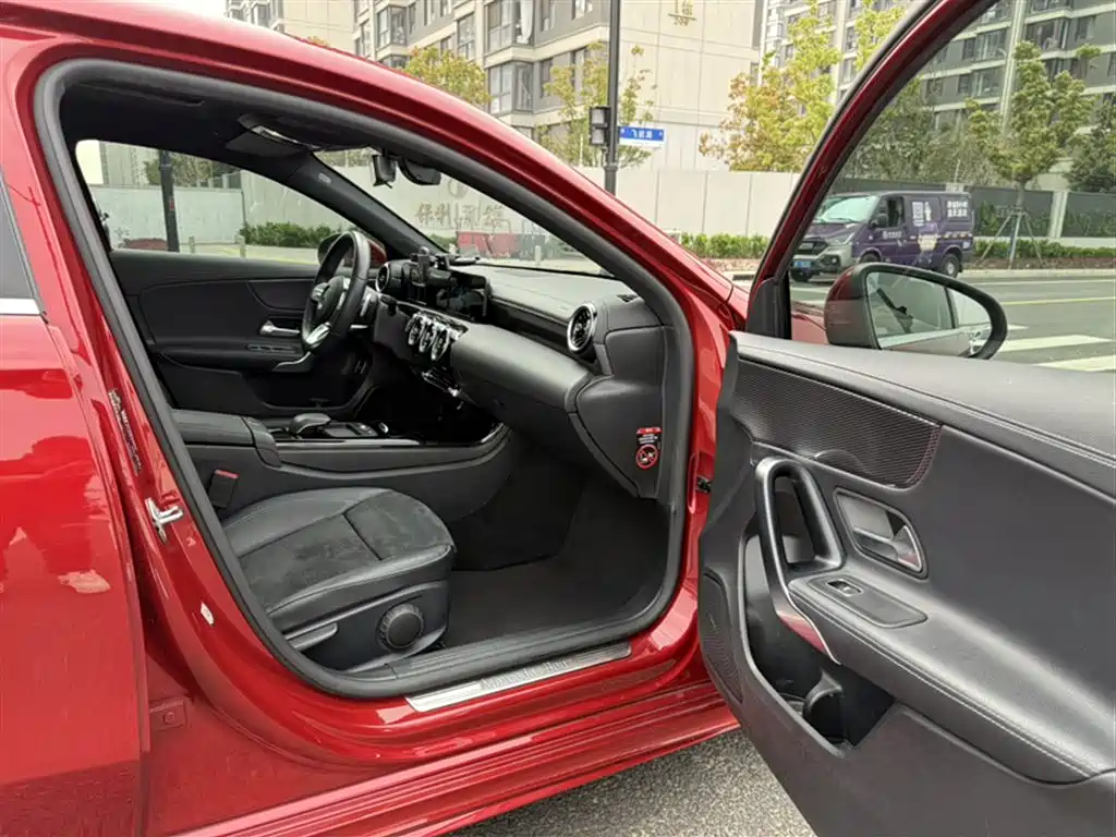 Mercedes-Benz A-Class 2020 — фото 15