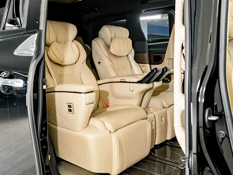Toyota Alphard 2024 — фото 26