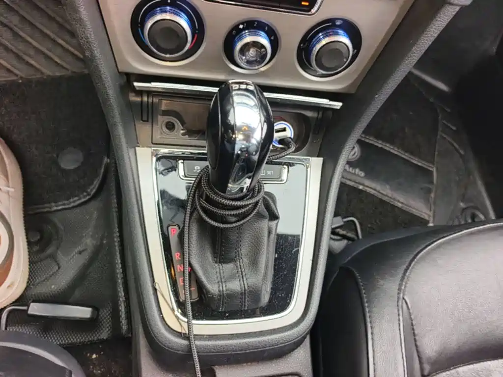 Volkswagen Lavida 2015
