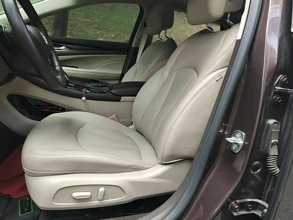 Buick LaCrosse 2017 — фото 15