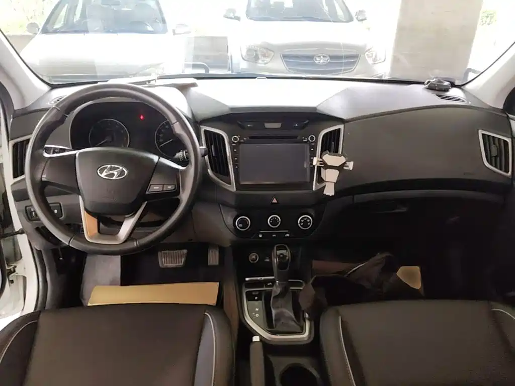 Hyundai ix25 2015 — фото 10