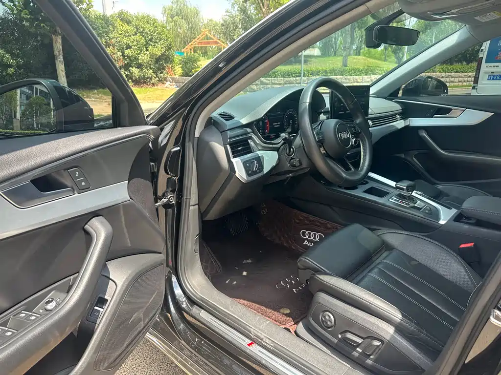 Audi A4L 2021