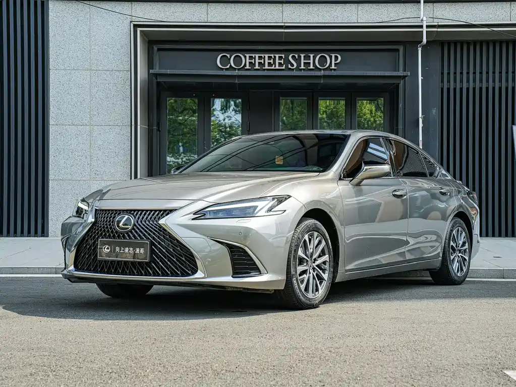 Lexus ES 2025 — фото 1
