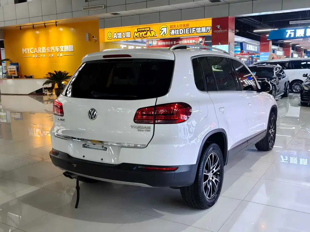 Volkswagen Tiguan 2016 — фото 11